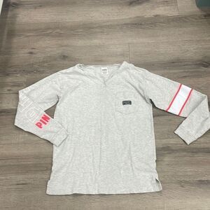 PINK Grey Long V Neck Pocket Tee with Pink Tee Shirt Size XS